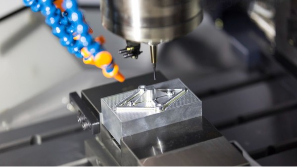 精密零件CNC加工中如何控制弹刀、撞刀和过切？