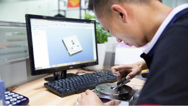 CNC加工报价需要准备什么-深圳维多利亚老品牌vic119