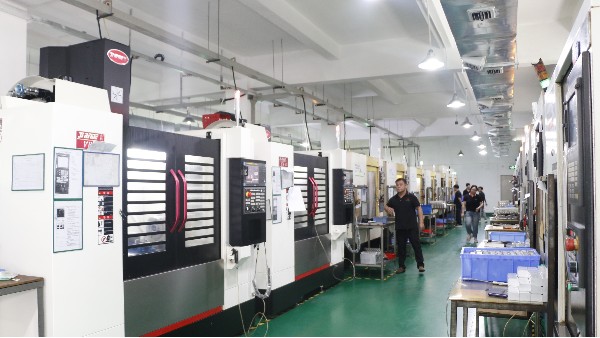 为什么选择维多利亚老品牌vic119CNC加工厂家进行定制化加工服务？