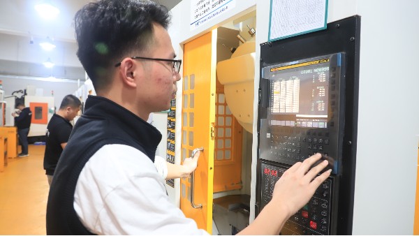 如何避免铝外壳CNC加工中零件变形