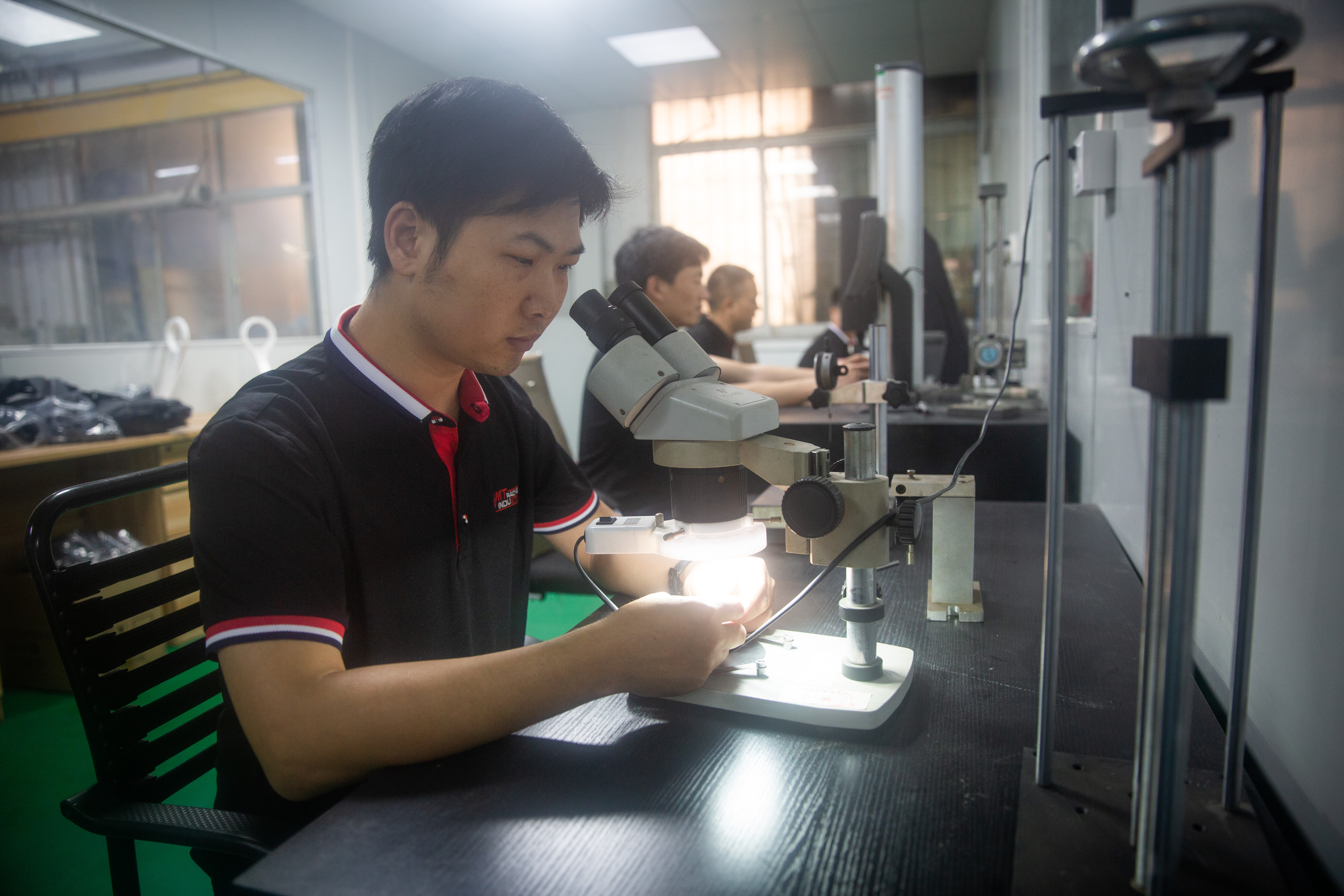 维多利亚老品牌vic119-技术团队