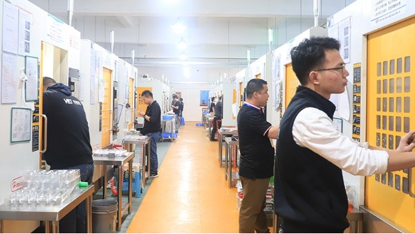 CNC加工厂家如何选择更好的-深圳维多利亚老品牌vic119